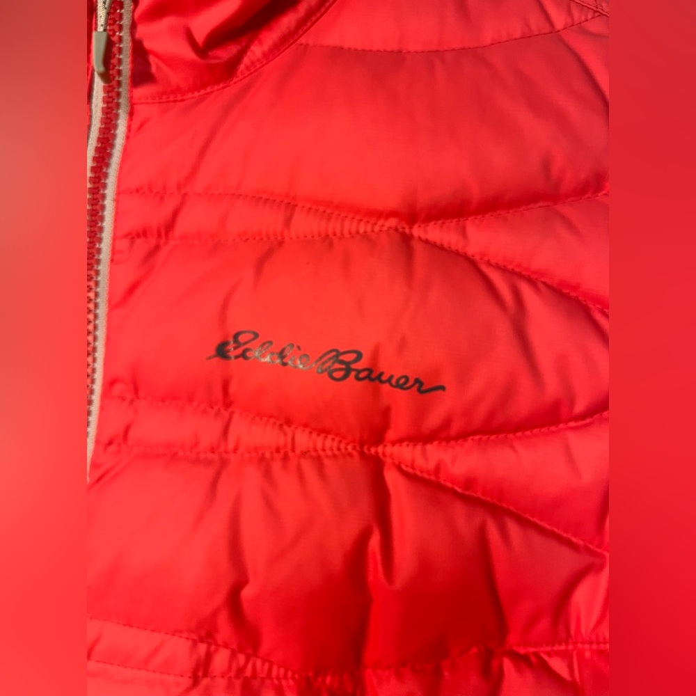 Eddie Bauer Women’s Pink Puffer Vest S Down Lightweight Full Zip Quilted Cozy - Picture 3 of 9